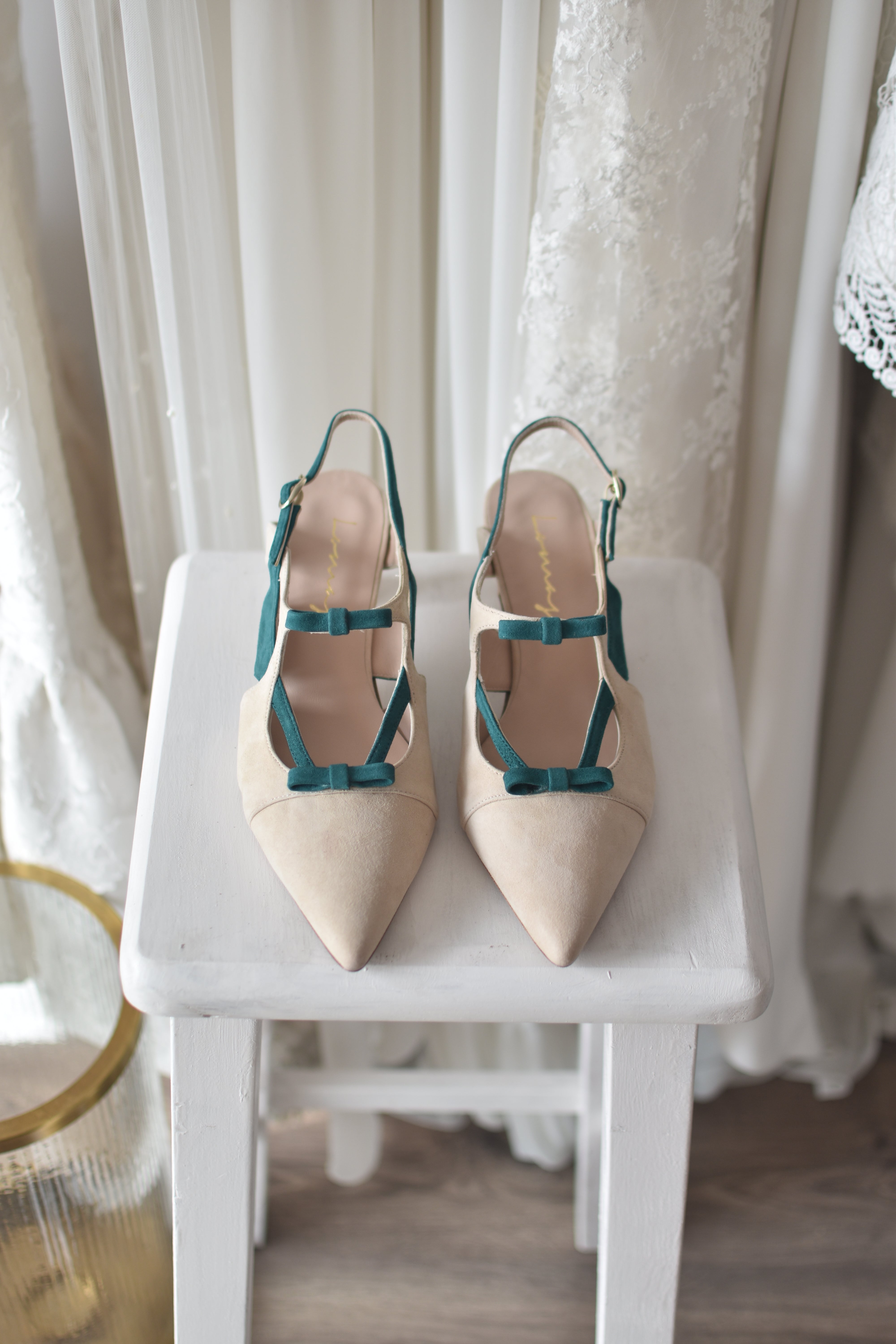 LOLA-Emalina beige y verde tacón 3cm