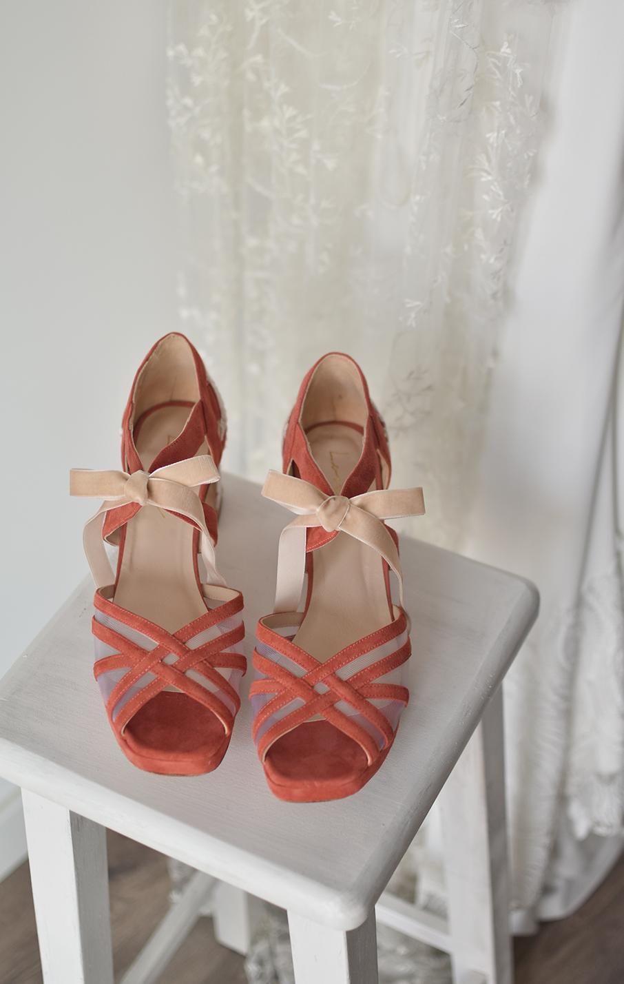 SANDALIA ABIERTA PERSONALIZADA PARA NOVIA DE ANTE COLOR CORAL