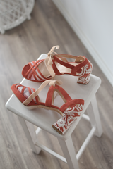 CIARA teja bordado blanco bordado Mary Reina 6 cm