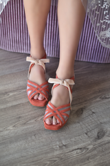 CIARA teja bordado blanco bordado Mary Reina 6 cm